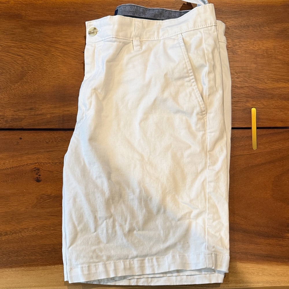 Nautica Men's Cream Flat Front Shorts